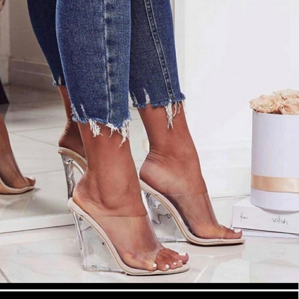 New Cape Robbin Wedge open toe sandal